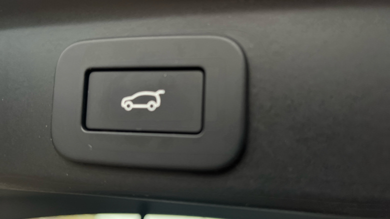 Jaguar F-Pace 2.0 P400e R-Dynamic SE 5dr Auto AWD Estate